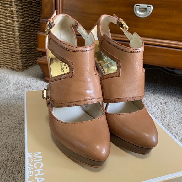 Michael Kors platform strap heels. - Picture 2 of 5